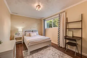 A Downtown Edmonds Kind of Stay! Spacious 4Bedroom+2.5Bath Close to Everything. - Image 5