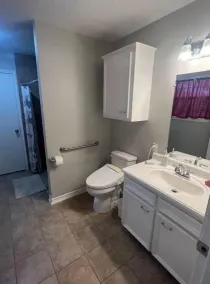 Spacious 5BR near Lake Conroe - Image 4