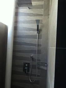 designer hyggelig rummelig stue og køkkenlejlighed - Image 4