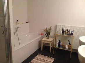 Une chambre de deux personnes dans un jolie appartement sur Rochefort - Image 2