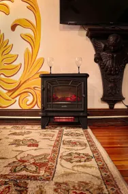 Luxury Apartment w/ KING Bed on Market Street in the Heart of Historic Frederick - Image 2