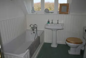 Greystone Cottage - Sea views, short stroll to a beautiful sandy beach - Image 4