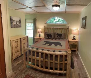 Cozy Chalet with First Lake access just minutes from town.  Great Location - Image 4