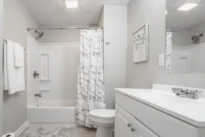 Grand Park, Westfield, Space For Entire Team, Sleeps 30 comfortably. Unit B - Image 3