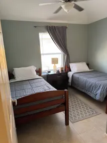 Cozy Veteran owned apartment. - Image 5