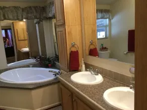 Spacious 4 seasons 3 bedroom 2 bathrooms for 1 great getaway. - Image 3