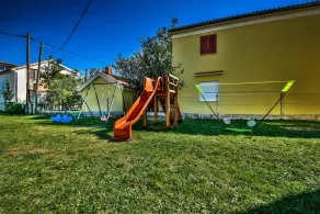 Apartment in Krusevo With Terrace - Image 2