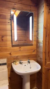 Large three bedroom lodge with private hot tub for five people - Image 5