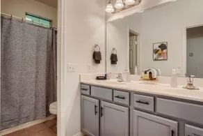 Spacious 6-bedroom Duplex  w/Pool Mins FC Stadium / Domain - Image 3