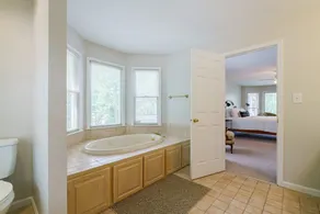 Beautiful Blue Heron Home on Lake Oconee - Image 4