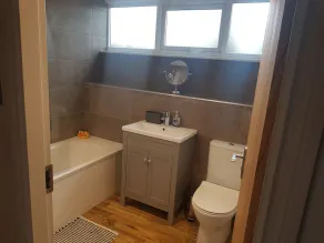 3 Bed Barn - Sleeps up to 6 - Parking - Wifi - Image 3