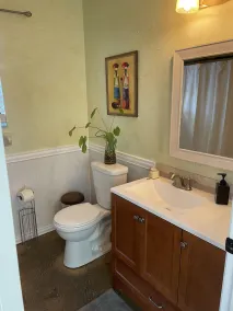 Close to beach! Family-sized home with pool and hot tub. - Image 3