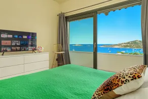 PORTO CERVO • DESIGN UND KOMFORT MIT ERSTAUNLICHEM BLICK AUF PEVERO BAY - Image 3