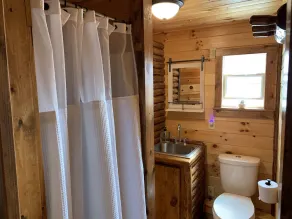 Lakeside Lodge In Between Geneva-on-the-Lake and the Historic Ashtabula Harbor - Image 3