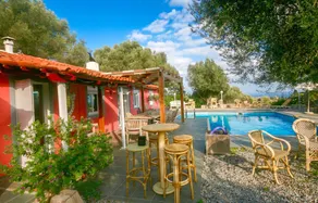House of character with swimming pool private and seen on sea - Image 5