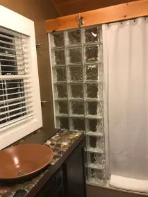 Big Style in tiny house - 2 miles to the Beach - Image 3