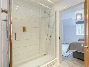 4 bedroom accommodation in Craigellachie - Image 4