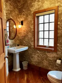 MANCHESTER HOME - BREATHTAKING VIEWS! LOCATION! GOLF! SKIING! SHOPPING! HOT TUB! - Image 4