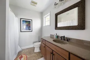 Beautiful, large home in Cape Shores! - Image 5