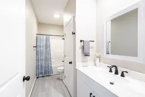 8 miles to Bush Gardens/5 Bedroom Rancher with 2 master's/ playground/backyard - Image 3
