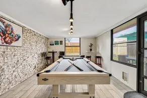 Cozy & Bright Getaway Home. Perfect Family Escape - Image 2