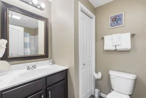 Short Walk to Downtown Branson & Branson Landing with Private Hot Tub & Free Tickets - Image 3