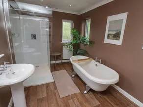 Sparrow House - Image 3