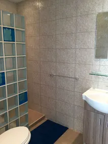 Villa moderna y encantadora, gran piscina privada, vistas al mar, 5 minutos de Coral Bay y comodidades - Image 2