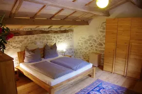 Apartment in Dependance of a hunting lodge from the 14th century - Image 3