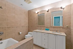 beautiful contemporary house , only one hour from Manhattan - Image 5