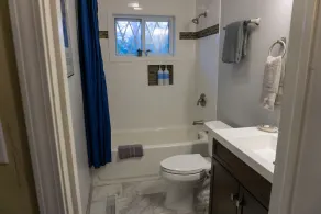 Cozy Cottage only steps away from Downtown Brevard! - Image 2
