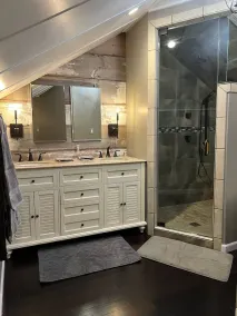 Large Lakehouse with hot tub. walk to public beach in Twin Lakes WI - Image 3
