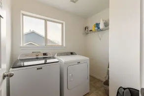 Spacious & CLEAN 5-Bedroom Retreat| Fresh Interior Paint | Family Friendly - Image 2