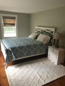 Bellamente renovada casa de campo de 1840 en la ruta del vino del lago Keuka. - Image 5