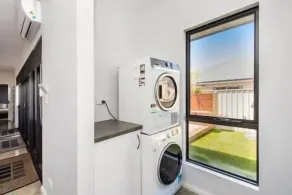 Bayside Luxury Escape Busselton with EV charger - Image 3