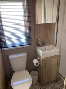 Coghurst Hall Holiday Home Sleeps 6, 2 bedrooms - Image 4