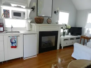 Convenient to all amenities and beaches in Chatham - Image 3