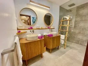 Luxury Eden & SPA: Private Jacuzzi • Moorea View • Pool • Fiber Wi-Fi - Image 3