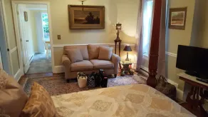 Garfield Guest House - Stonyman Suite - Image 4