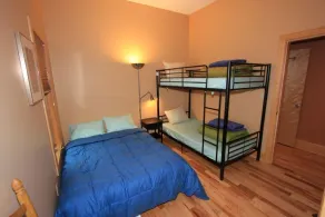 Ruhiges modernes Luxushaus mit Memory Foam-Betten, schnellem WLAN und voll ausgestatteter Küche - Image 5