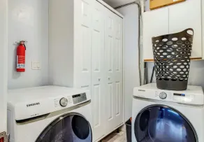 Tropical Shores Retreat - 10 Minutes to Siesta Key Beach - Image 2