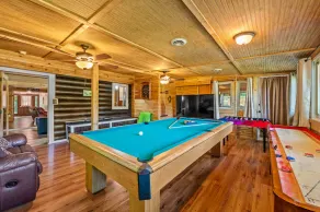 Lakeside Pet Friendly Cabin w/ Hot tub Game Rm Fireplace Elec Vehicle Charger - Image 2