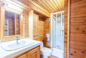 Chalet Buddies - Large chalet with jacuzzi and sauna - Image 4