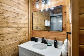 Modern and Cozy - Hot Tub - Newly Renovated! - Image 5
