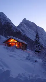 Magnificent landscape, fjords and mountains and an unic sommer house. - Image 3