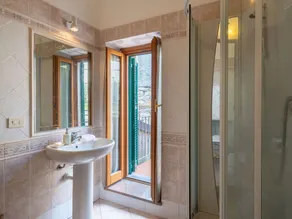 Bellissimo appartamento per 8 persone con WIFI, TV, terrazza e vista panoramica - Image 4