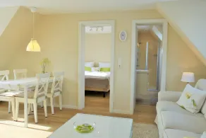 Lake view, lake access, sauna barrel, Wi-Fi, Baltic Sea 12 km away, 1–2 people, large garden, quiet - Image 5