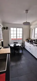 Stort hus, havudsigt, ved vandet med privat opvarmet pool - Image 4