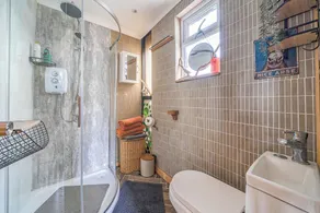 Unique 2-bed Cabin in Llanelli - Image 3