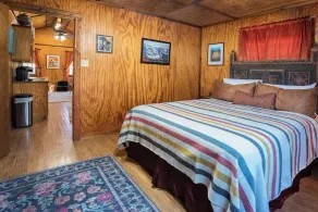 Cypress Creek Cabin Stay for 6 - Pool, Hot Tub - Image 4